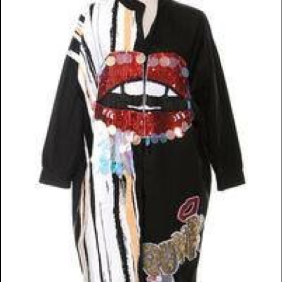 Trendy Dress - Picture 2 of 4